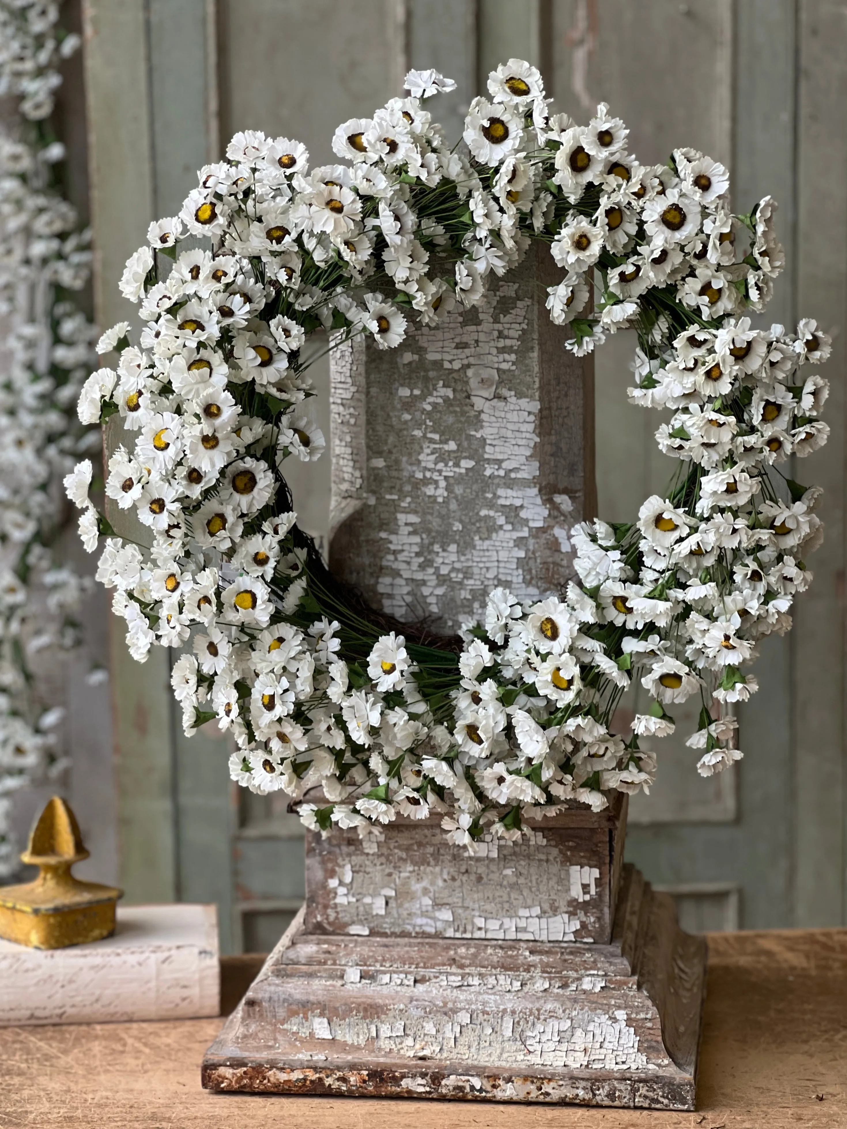 Fairchild Daisy Wreath | 22" | NOT CURRENTLY IN STOCK-New For Spring 2025!