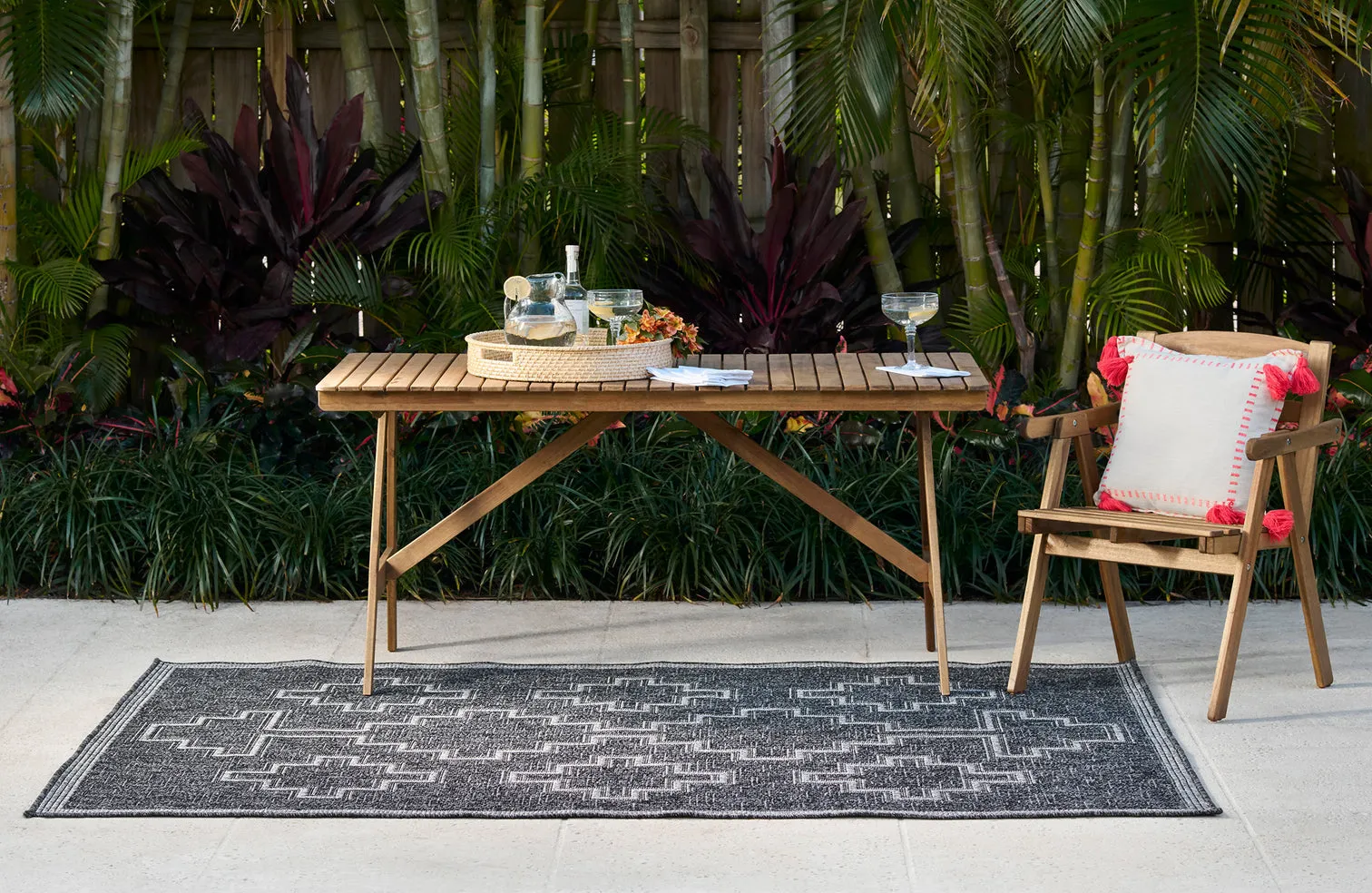 Harbor Black Trellis Outdoor Rug