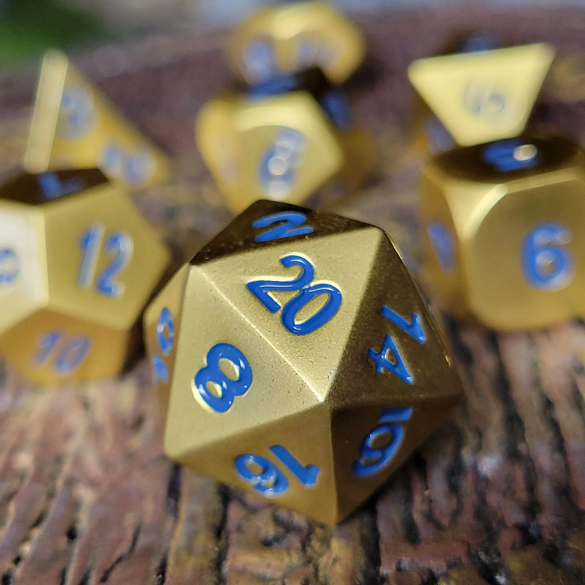 Kings Gold Blue Set of 7 Metal Dice