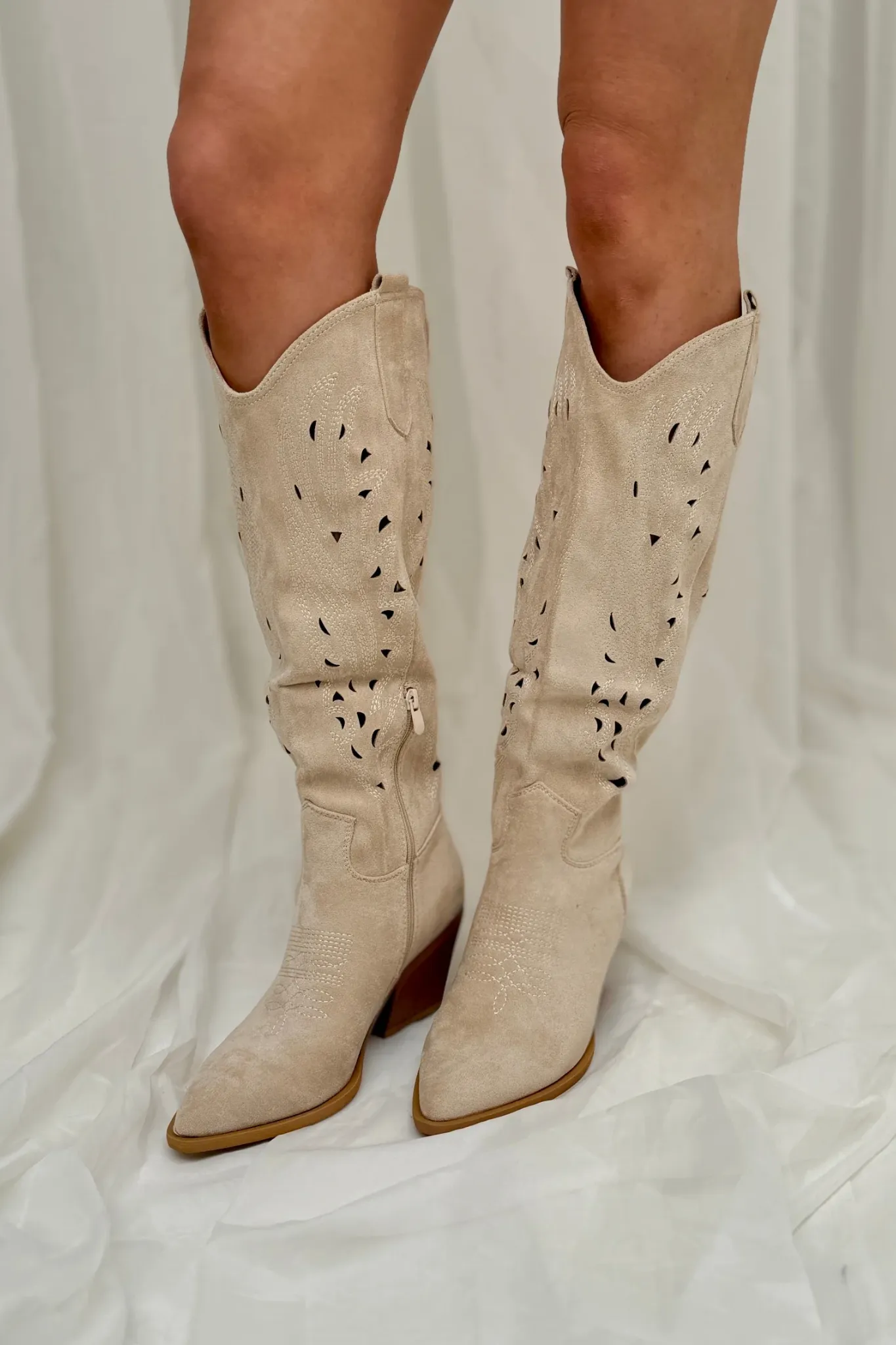 Lauren Cut Out Western Boots In Neutral