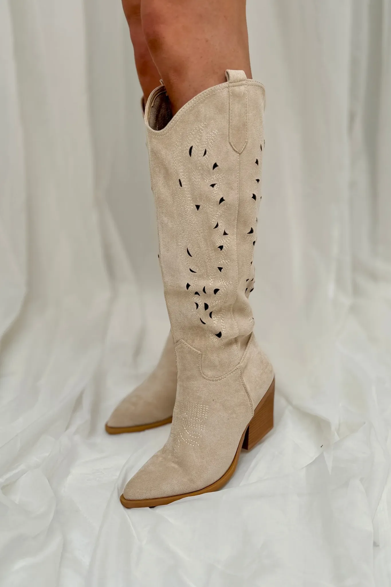 Lauren Cut Out Western Boots In Neutral