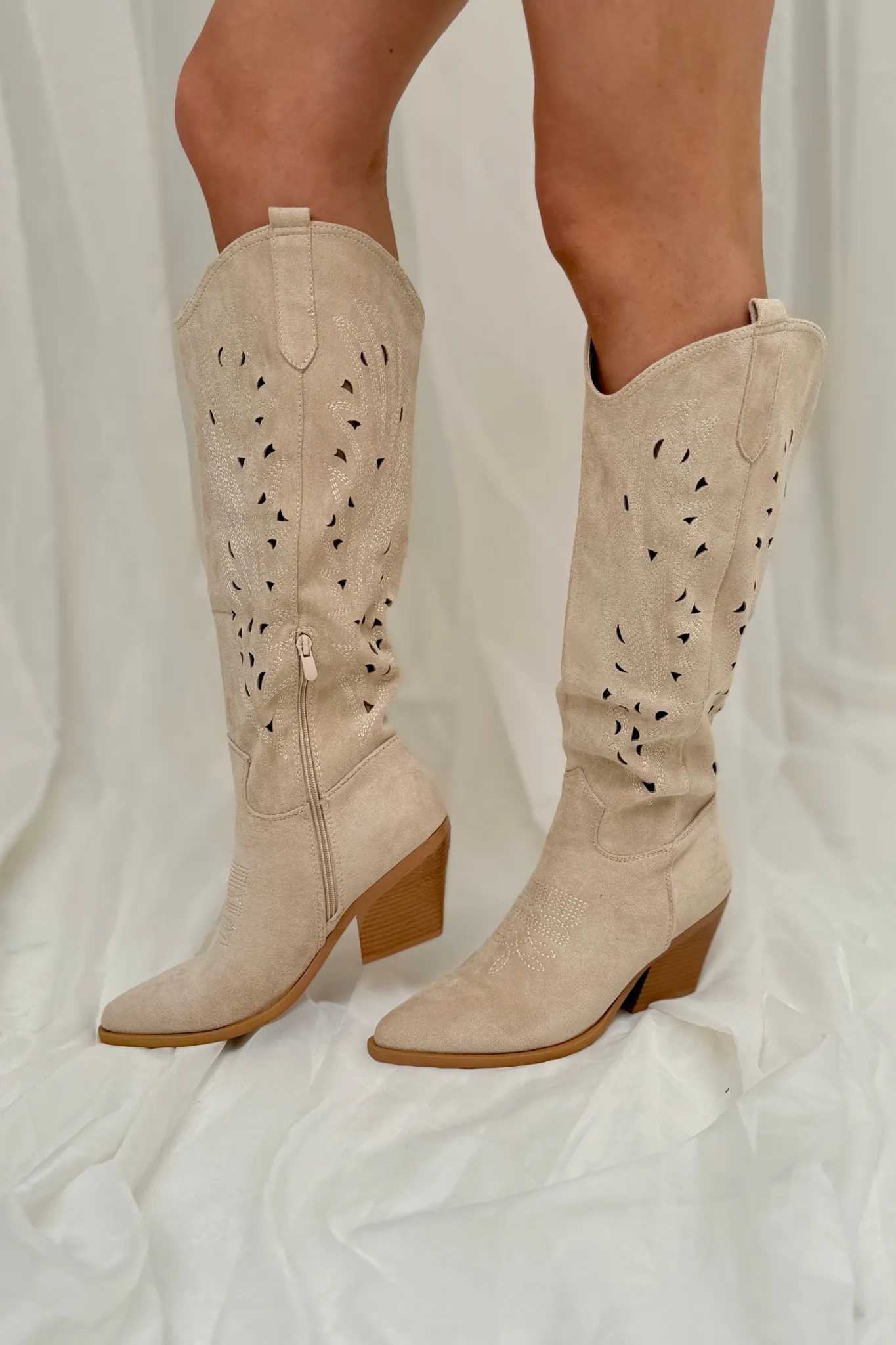 Lauren Cut Out Western Boots In Neutral